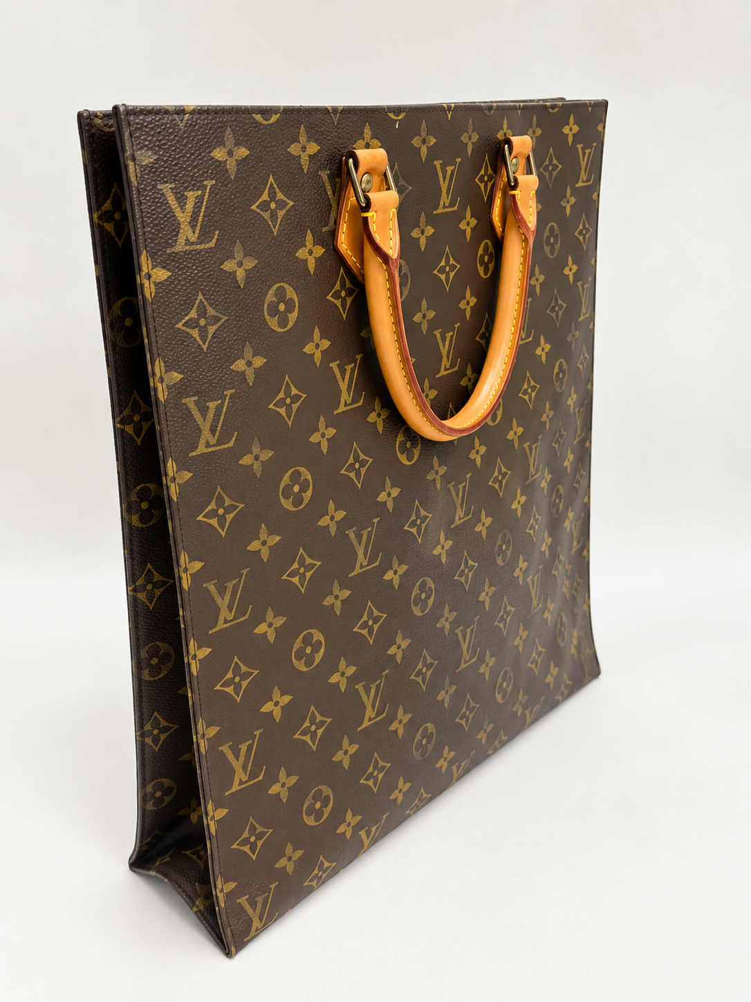 LOUIS VUITTON Sac plat