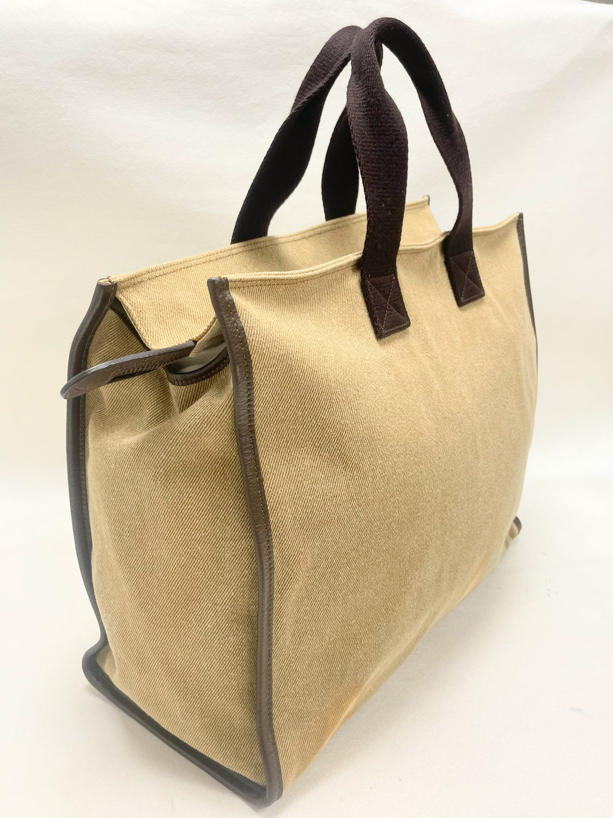 FENDI Sac cabas Ecussons