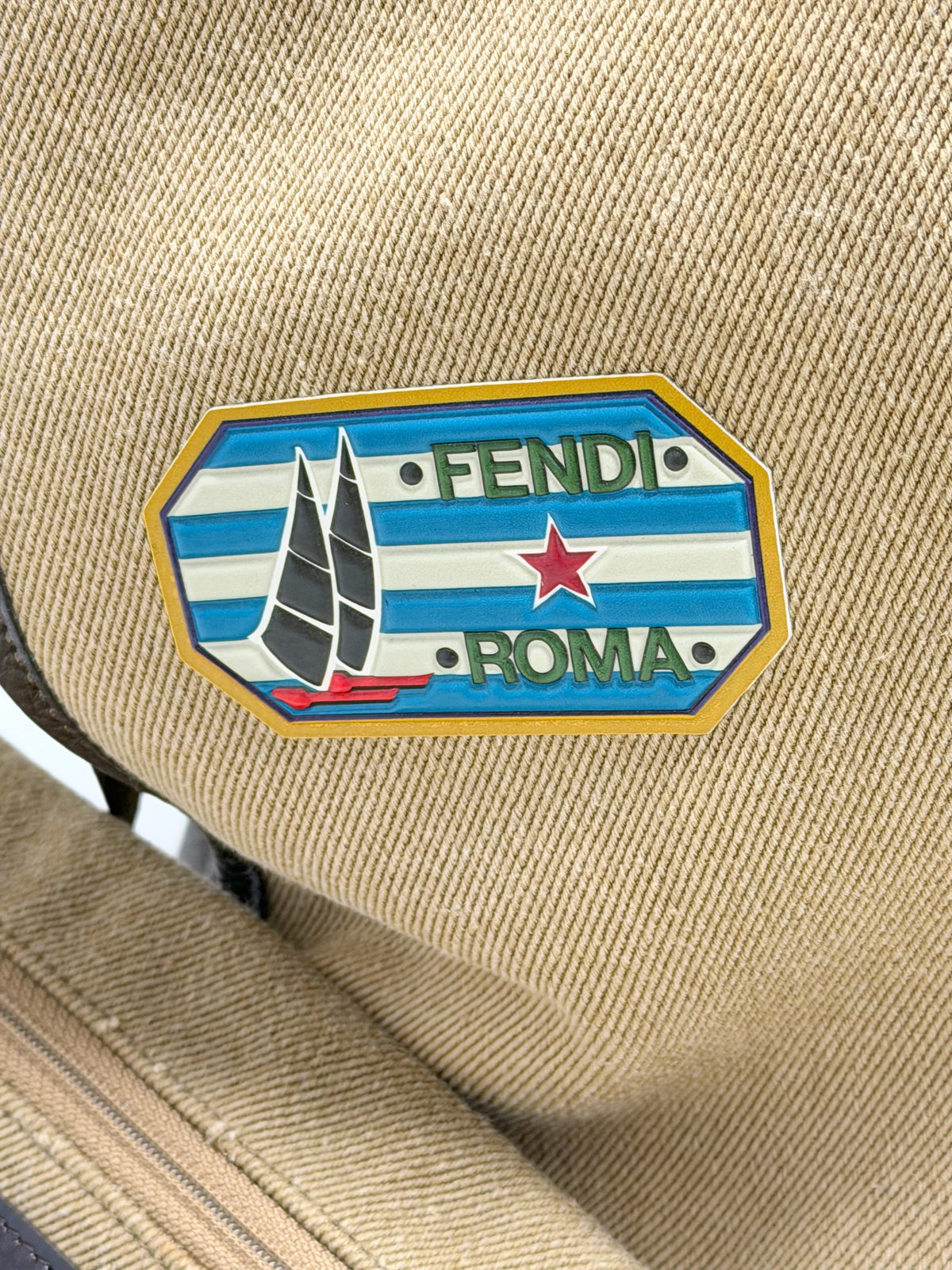 FENDI Sac cabas Ecussons