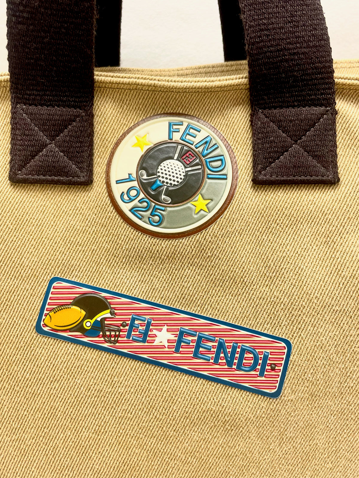 FENDI Sac cabas Ecussons