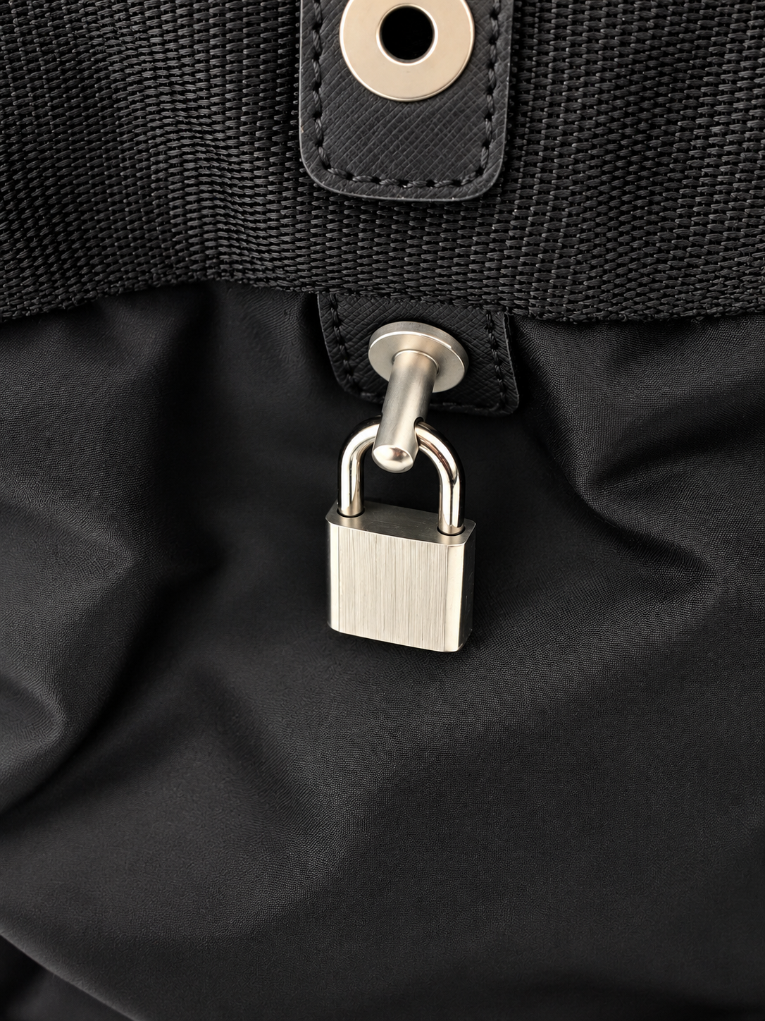 PRADA Sac de voyage Nylon