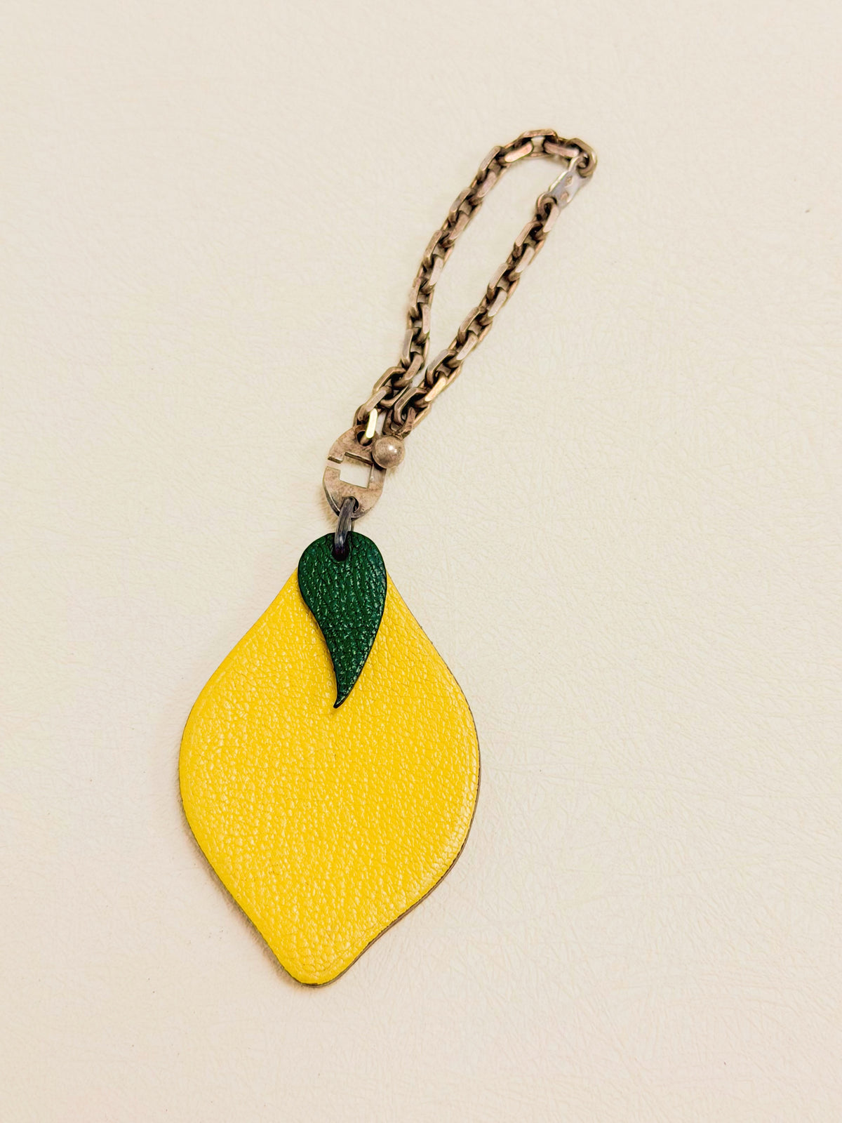 HERMÈS Porte-clés Charm Citron