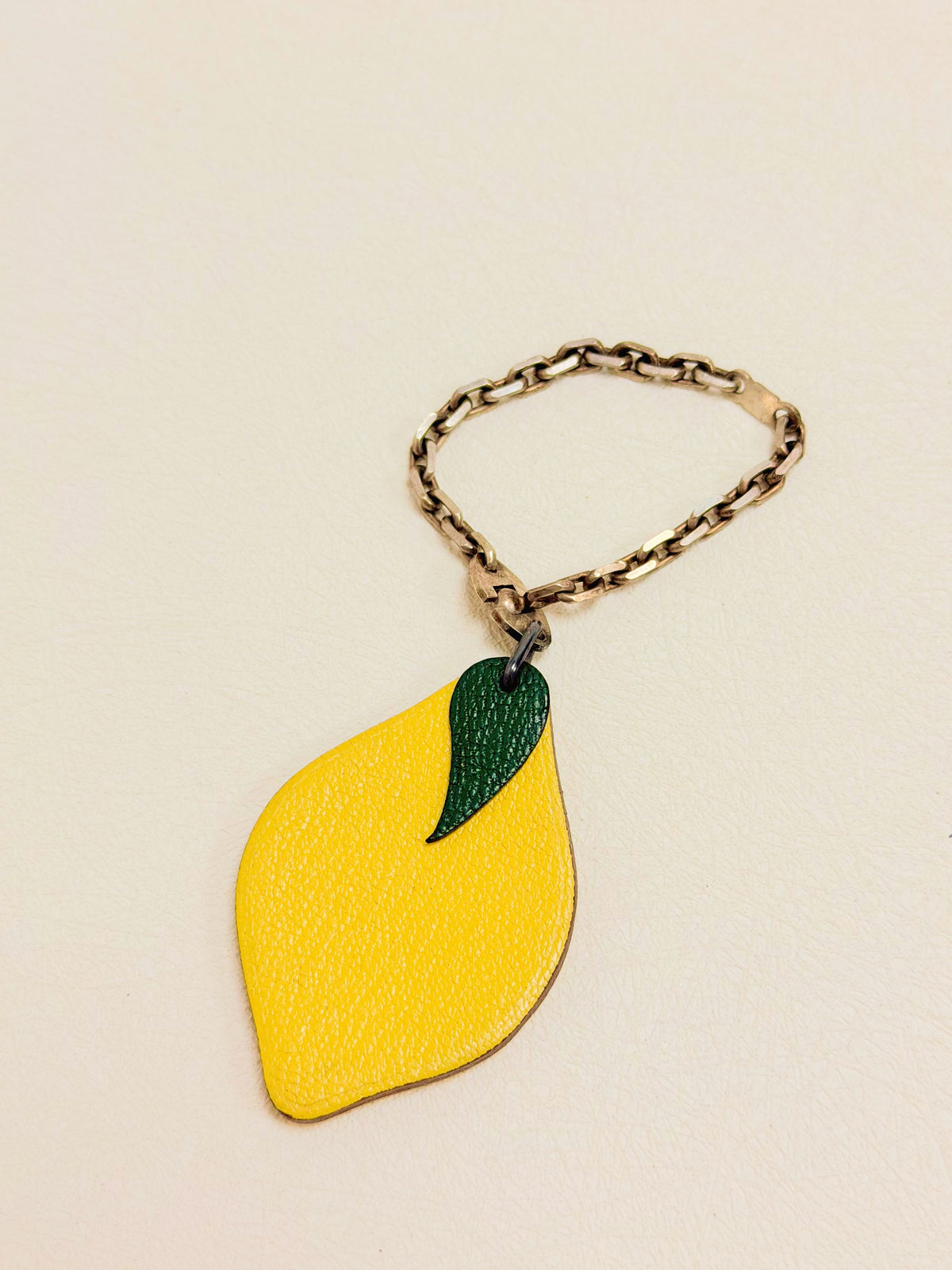 HERMÈS Porte-clés Charm Citron