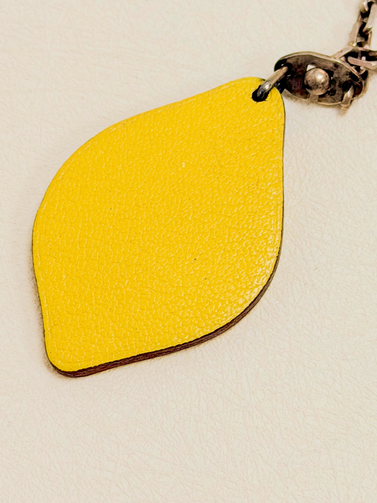 HERMÈS Porte-clés Charm Citron