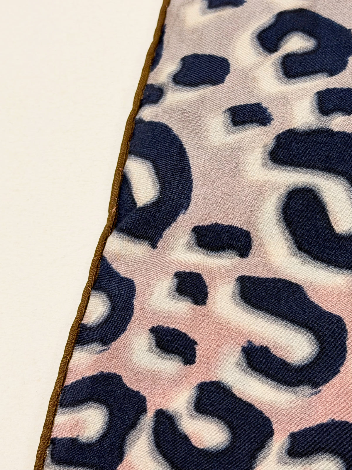 LOUIS VUITTON x Stephen Sprouse Foulard