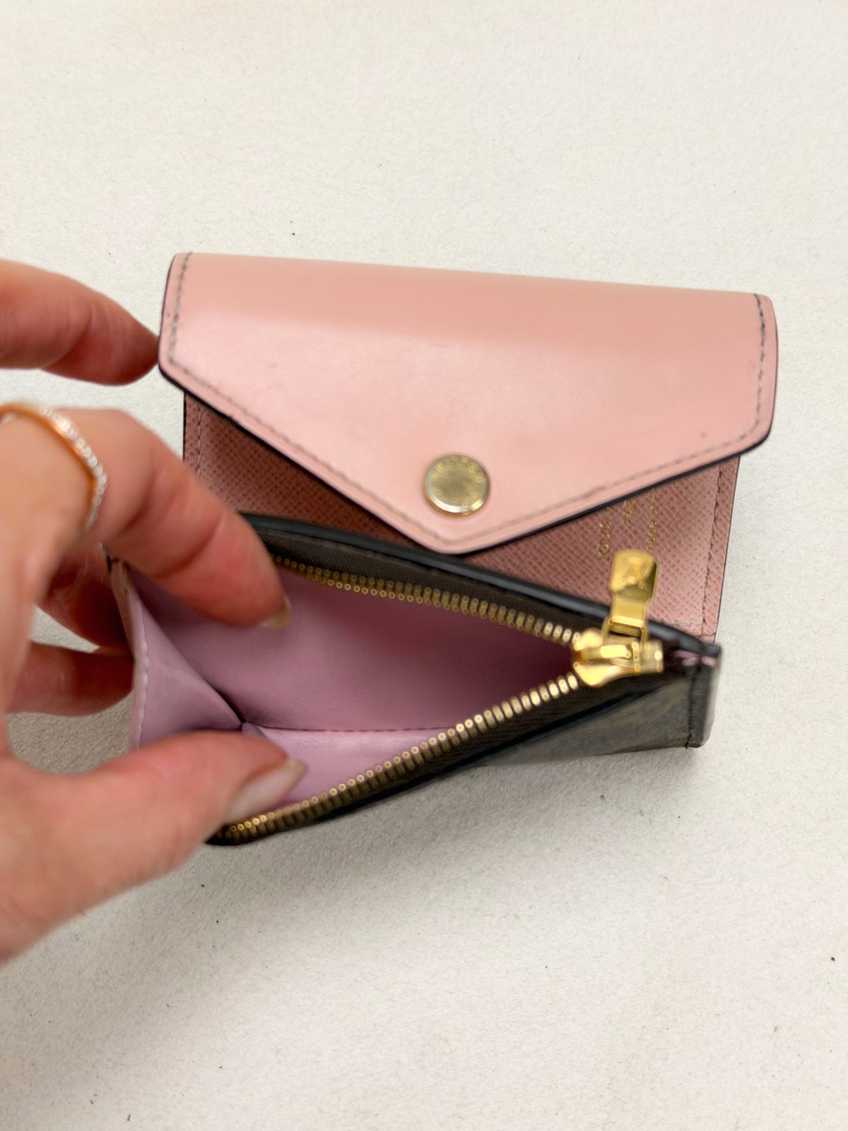 LOUIS VUITTON Porte-monnaie Victorine