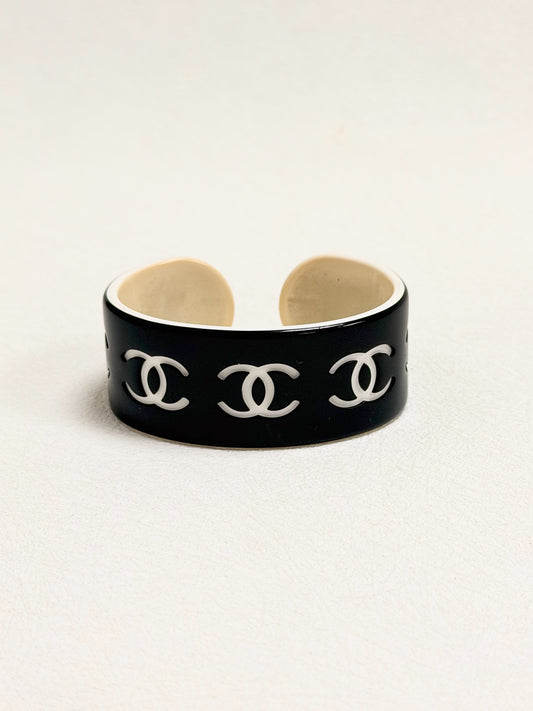 CHANEL Manchette