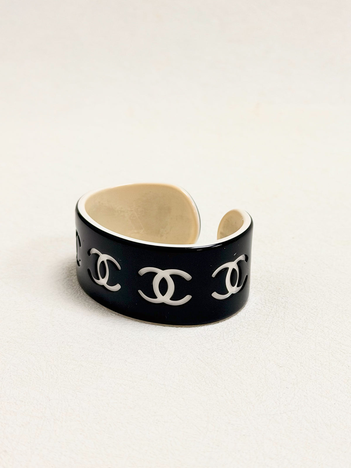 CHANEL Manchette