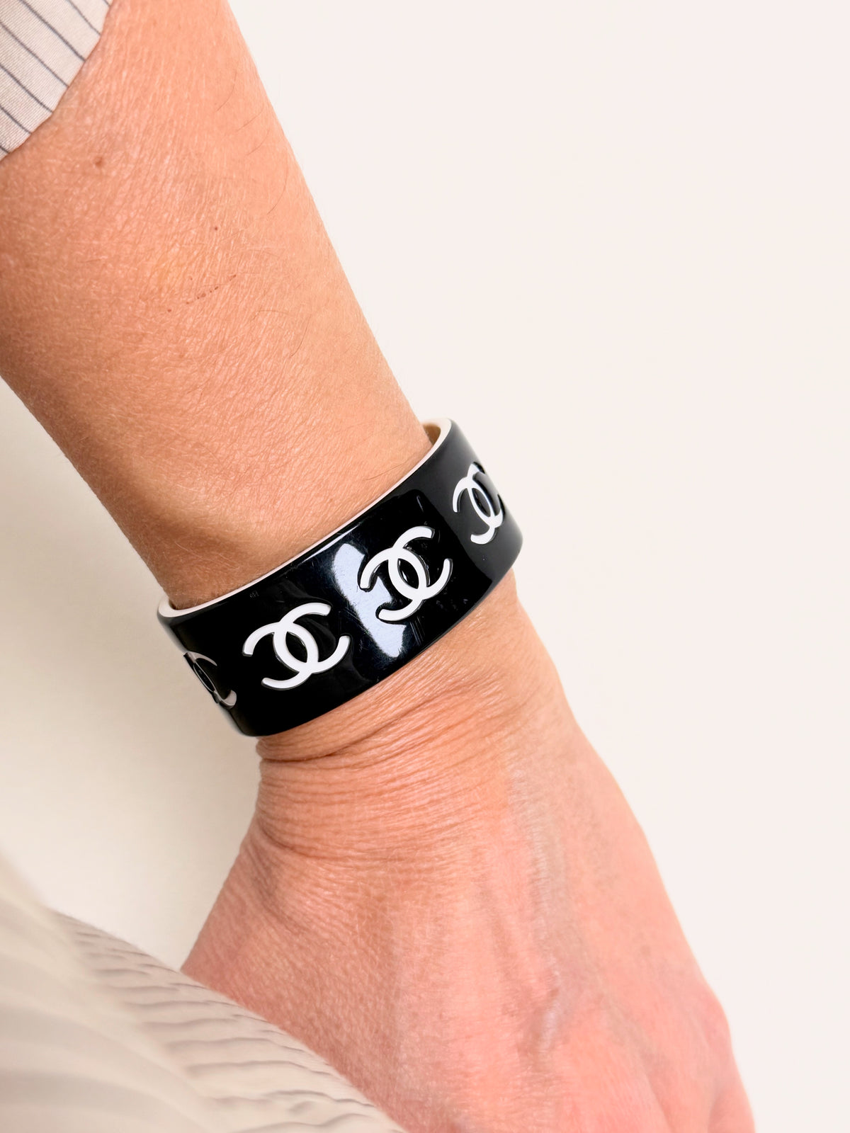 CHANEL Manchette