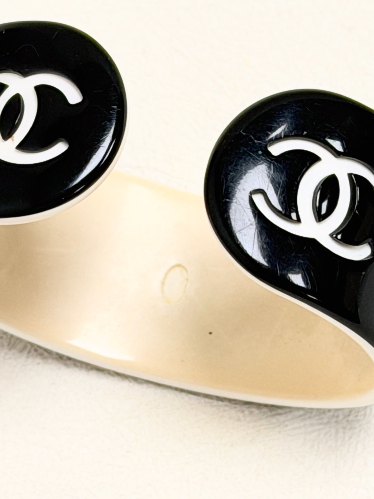 CHANEL Manchette