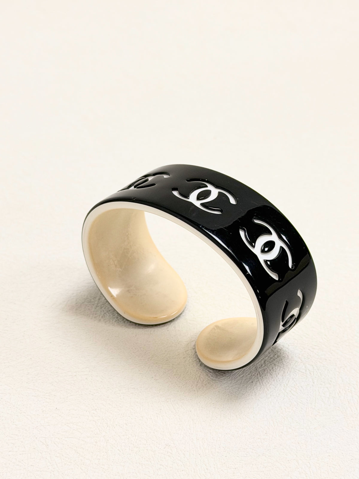 CHANEL Manchette