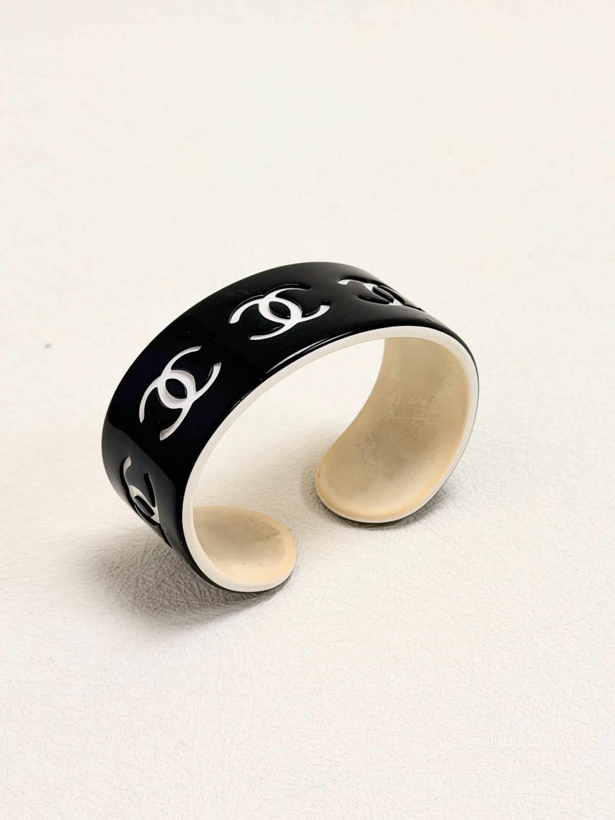 CHANEL Manchette