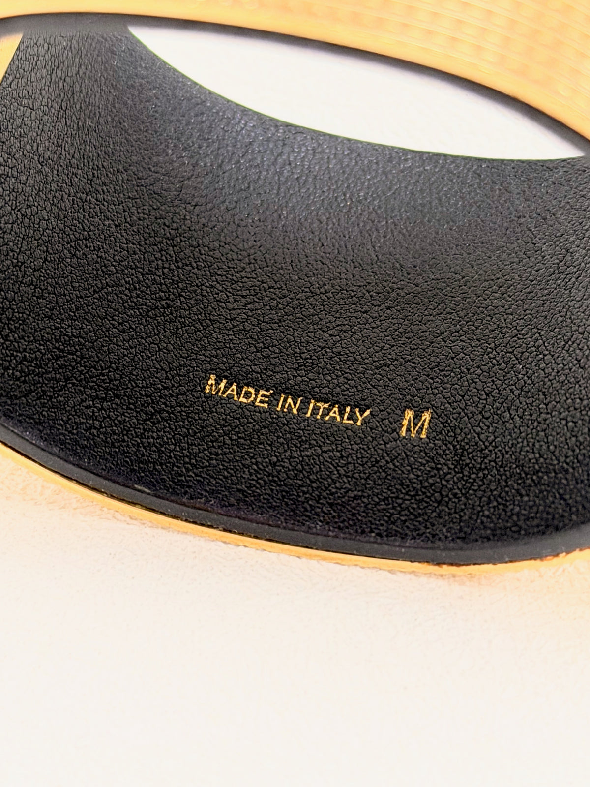 CÉLINE Manchette Minimaliste