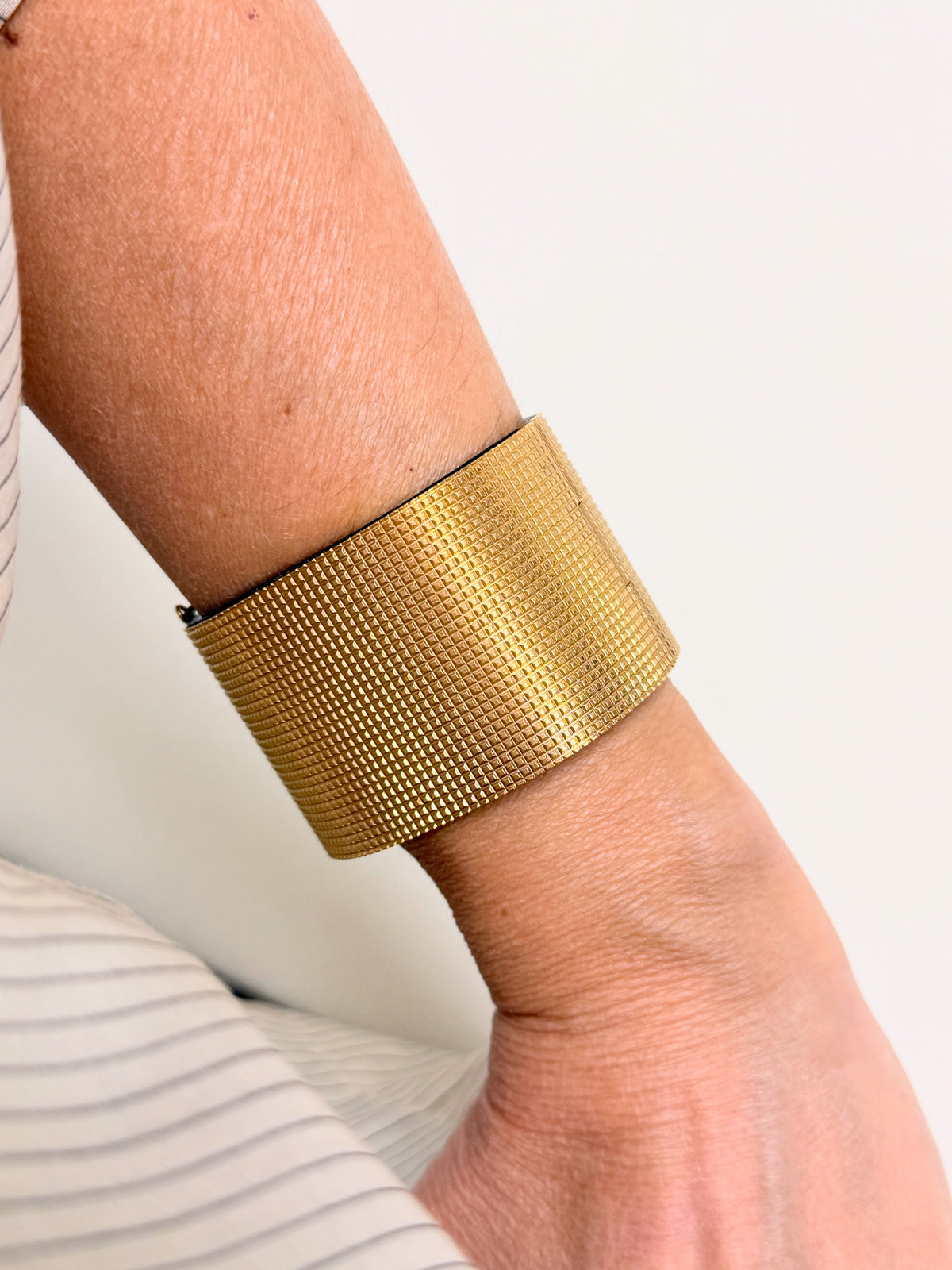 CÉLINE Manchette Minimaliste