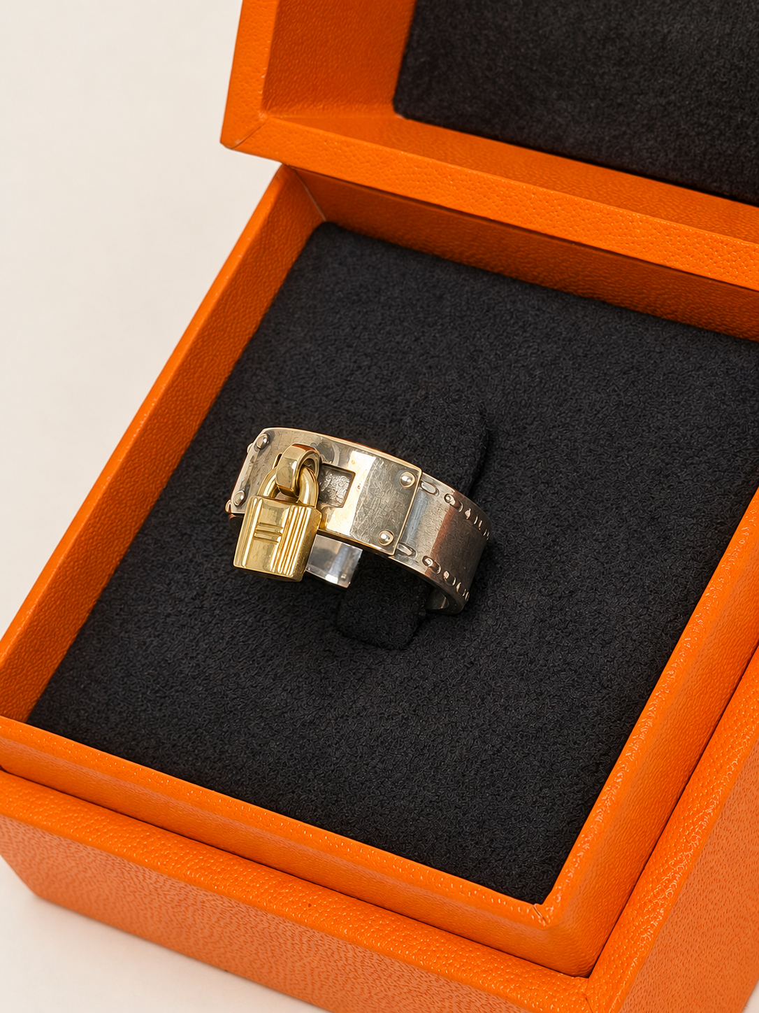 HERMÈS Bague Kelly Cadenas