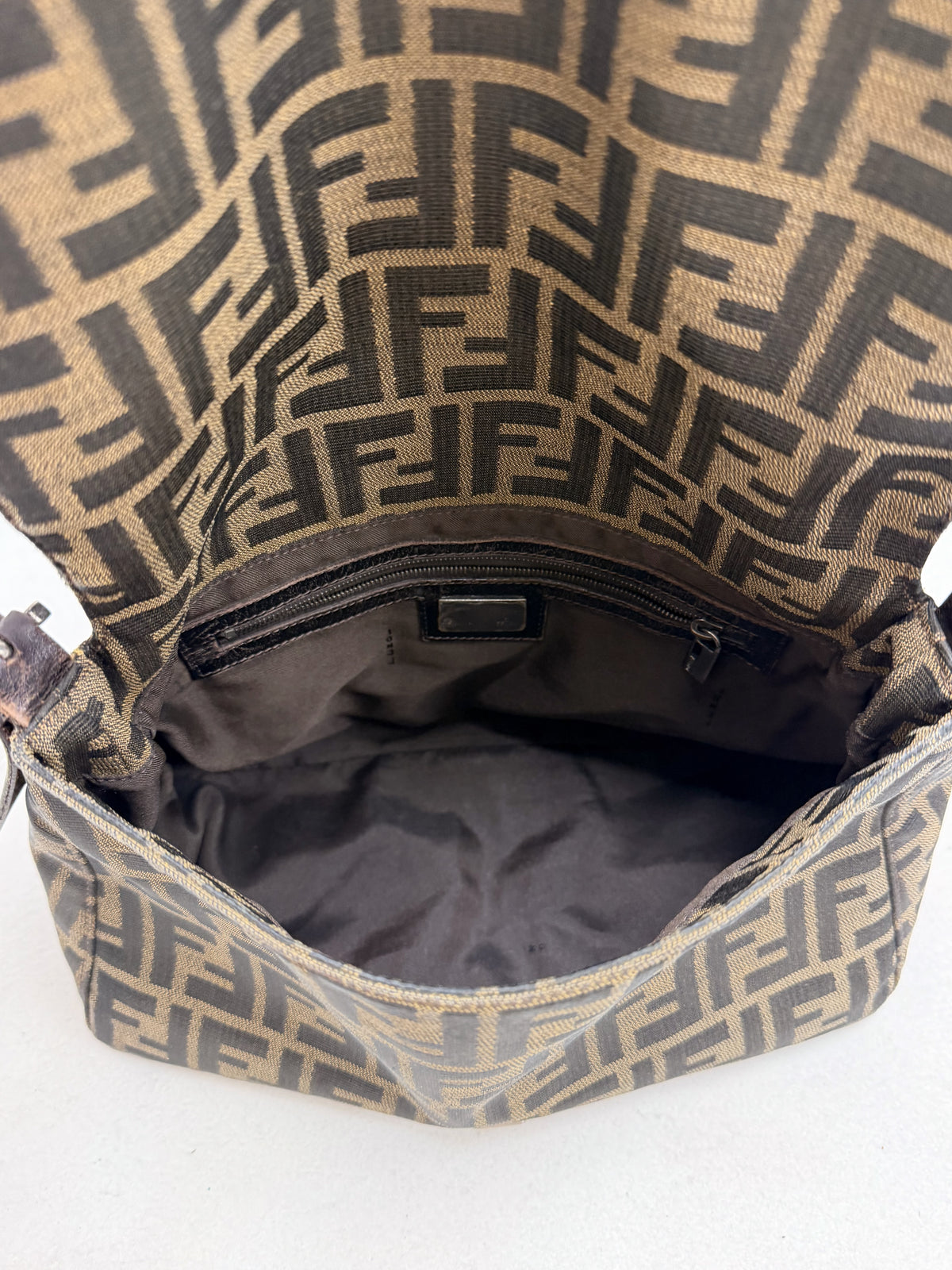FENDI Sac Mamma Baguette Zucca