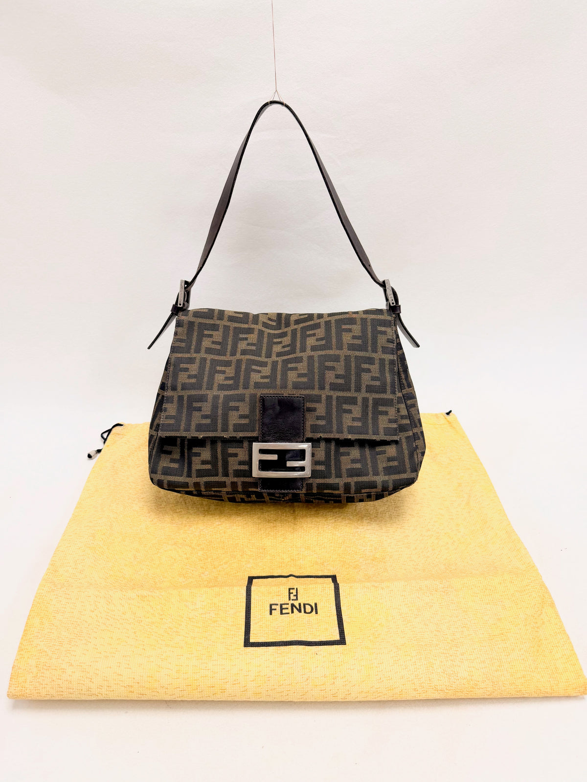 FENDI Sac Mamma Baguette Zucca
