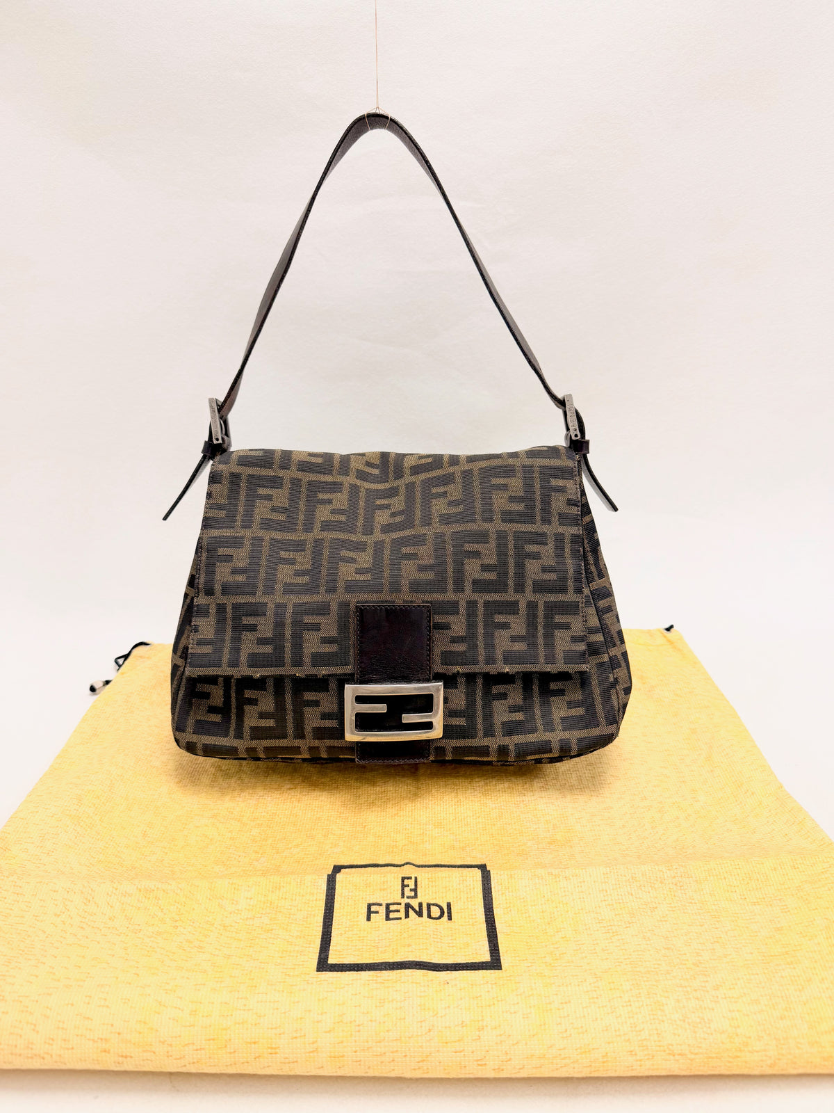 FENDI Sac Mamma Baguette Zucca