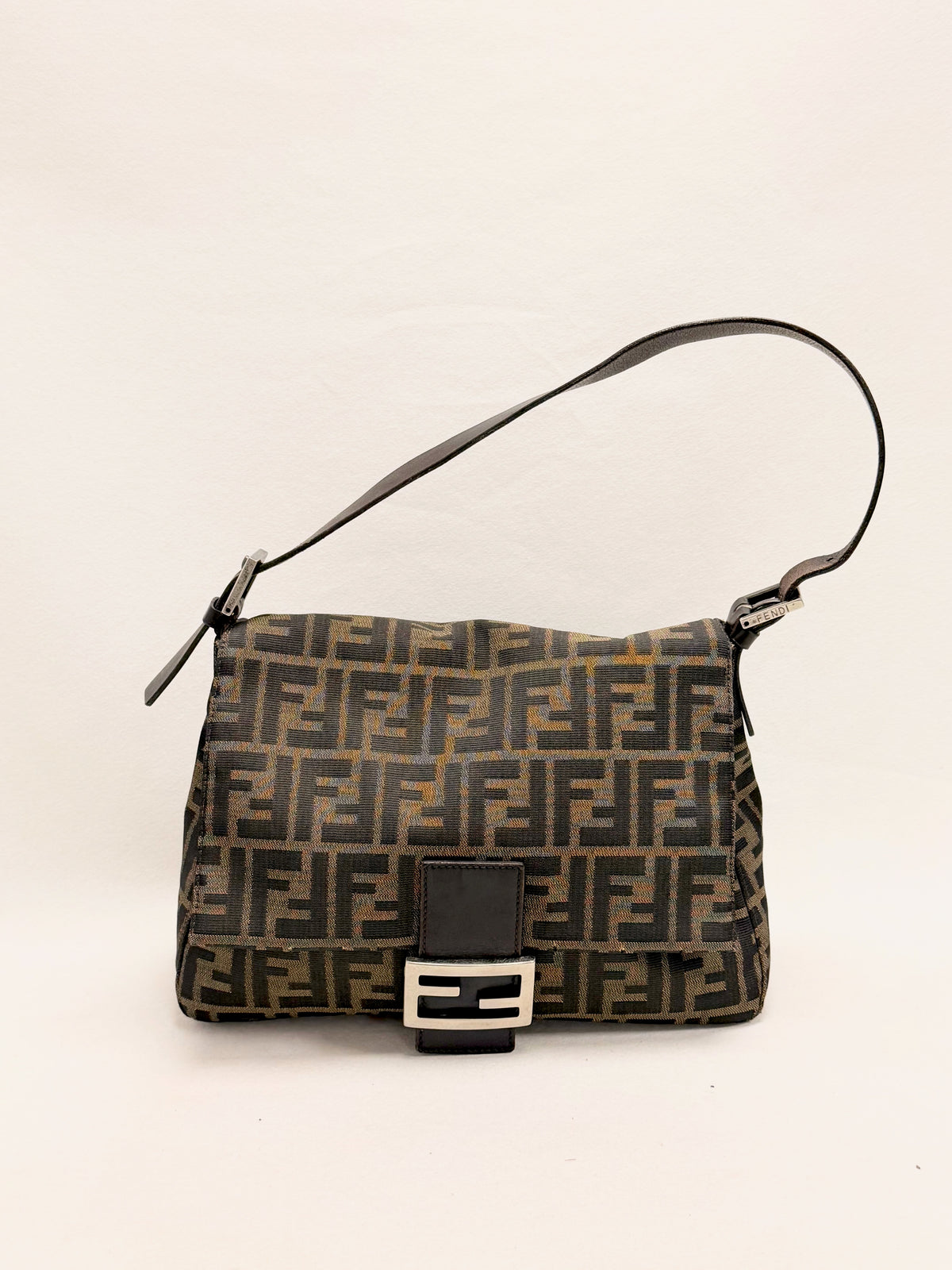 FENDI Sac Mamma Baguette Zucca