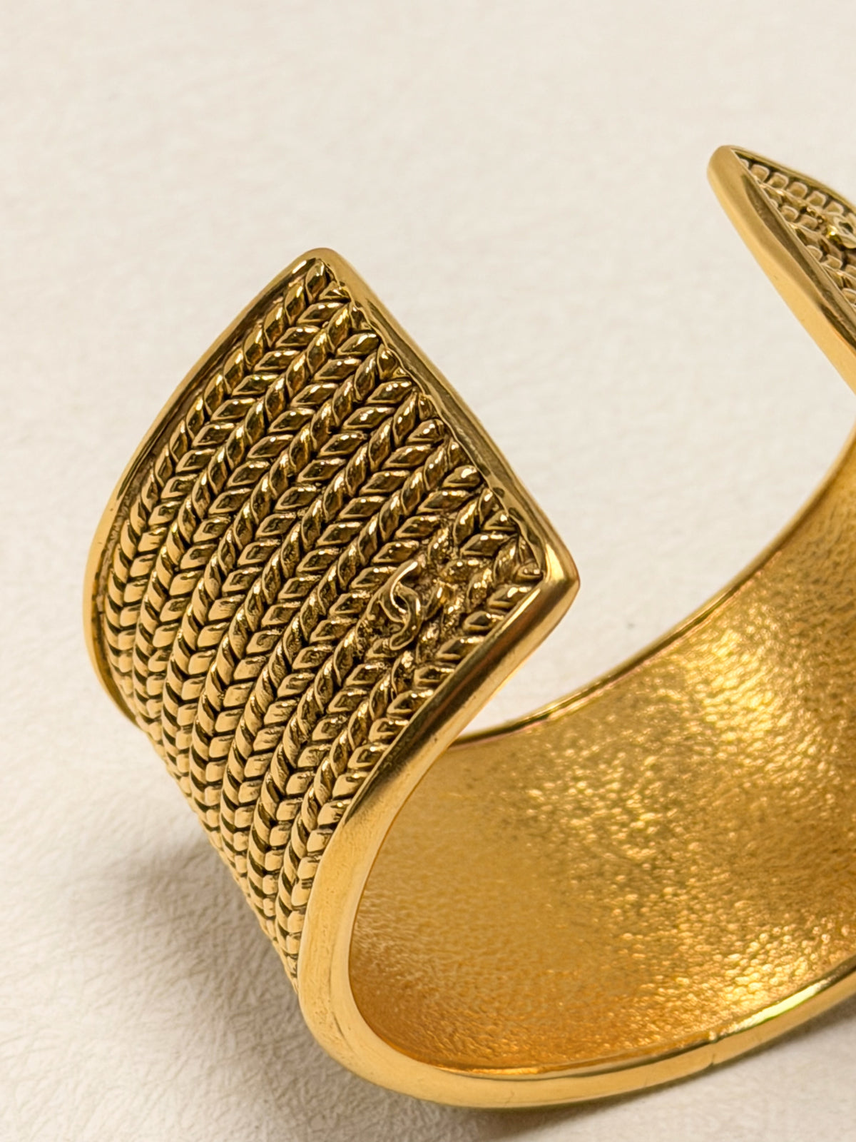 CHANEL Manchette Métal