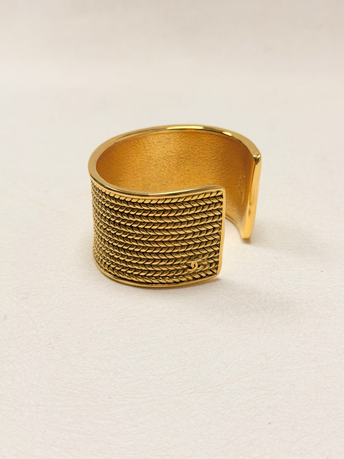 CHANEL Manchette Métal