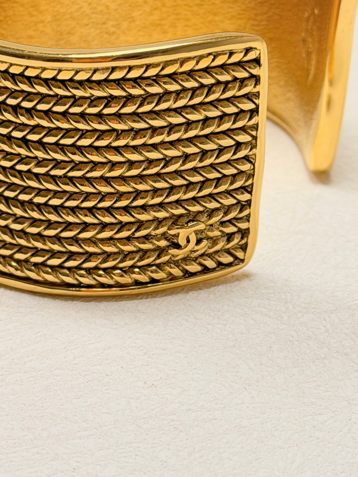 CHANEL Manchette Métal
