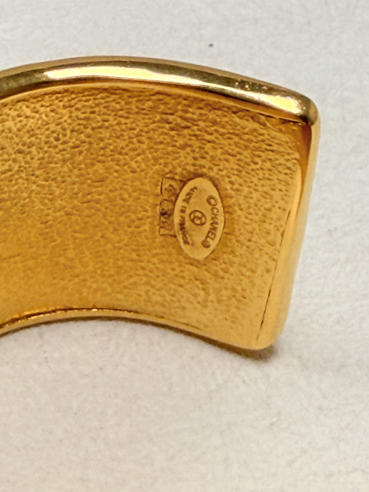 CHANEL Manchette Métal