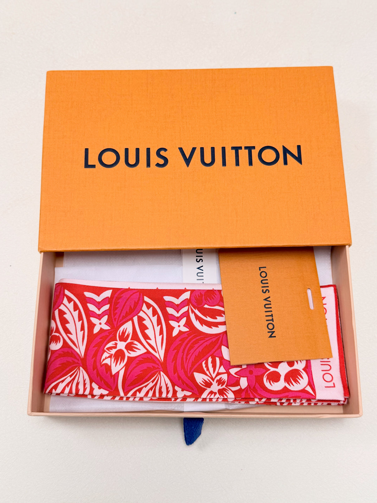 LOUIS VUITTON Twilly