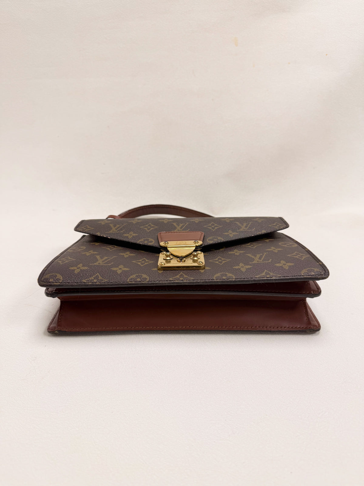 LOUIS VUITTON Sac Concorde
