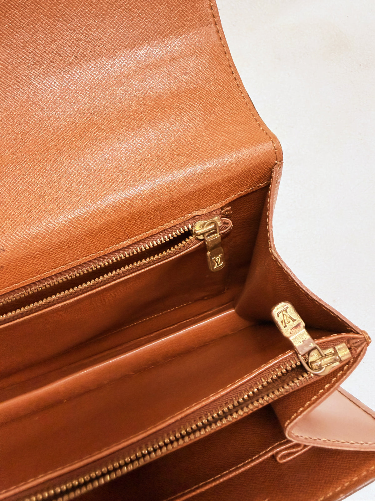LOUIS VUITTON Sac Concorde