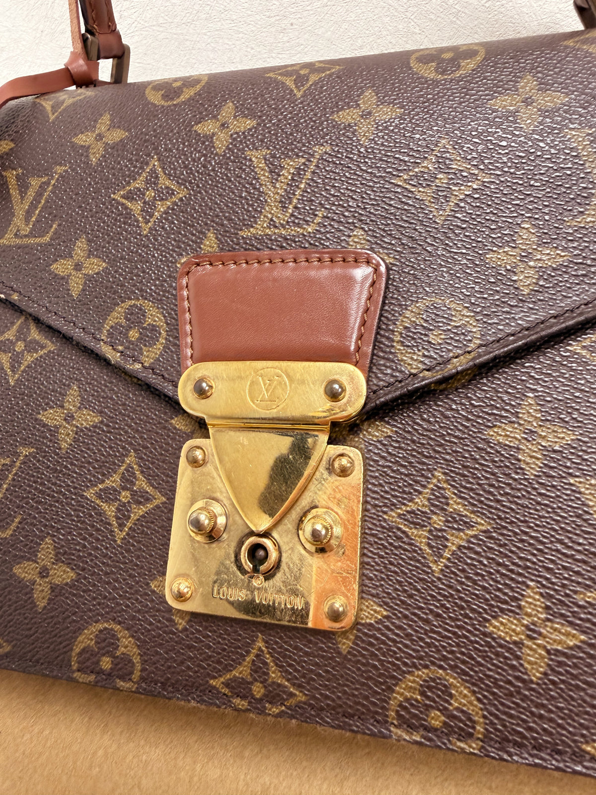 LOUIS VUITTON Sac Concorde