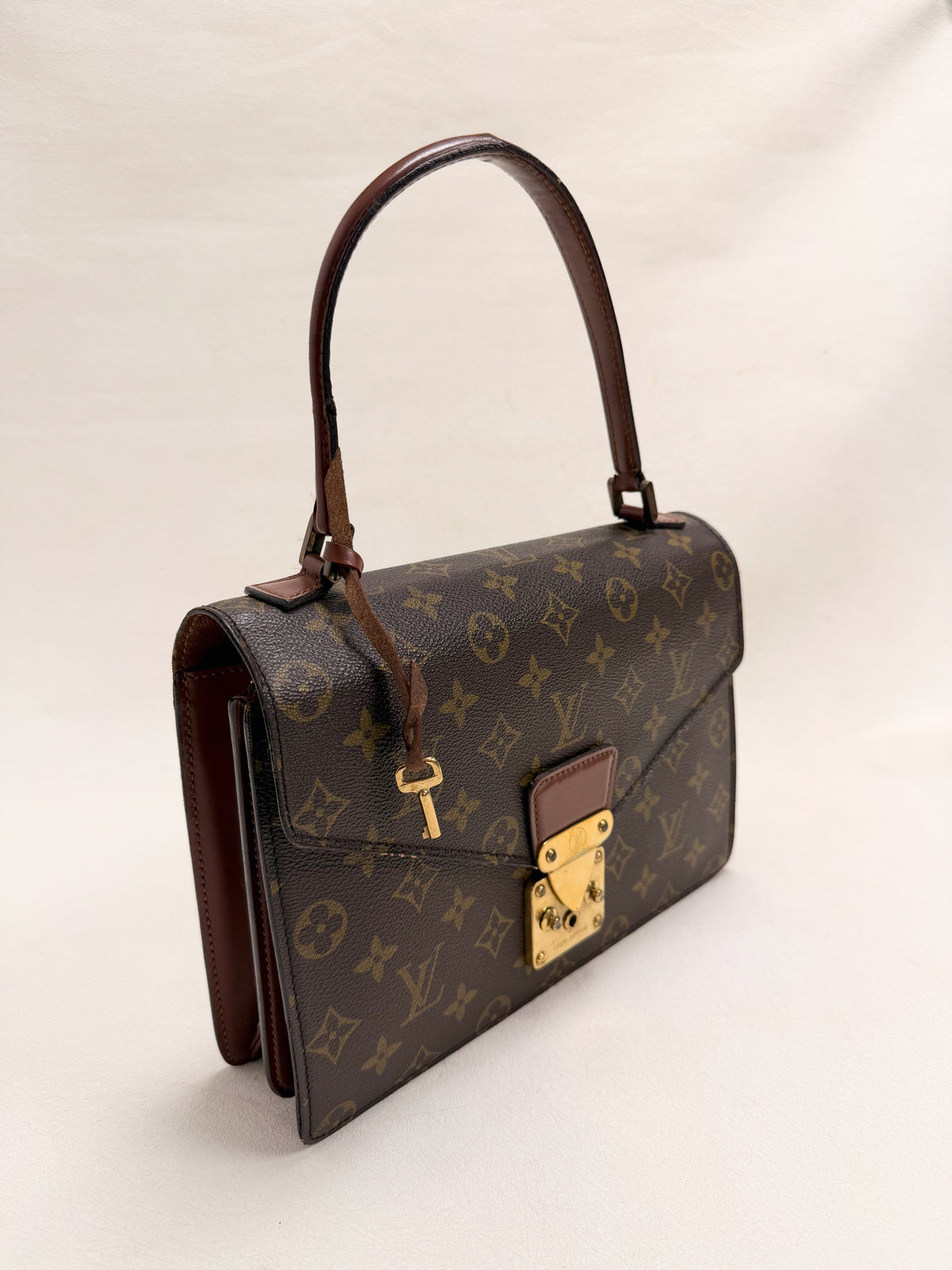 LOUIS VUITTON Sac Concorde