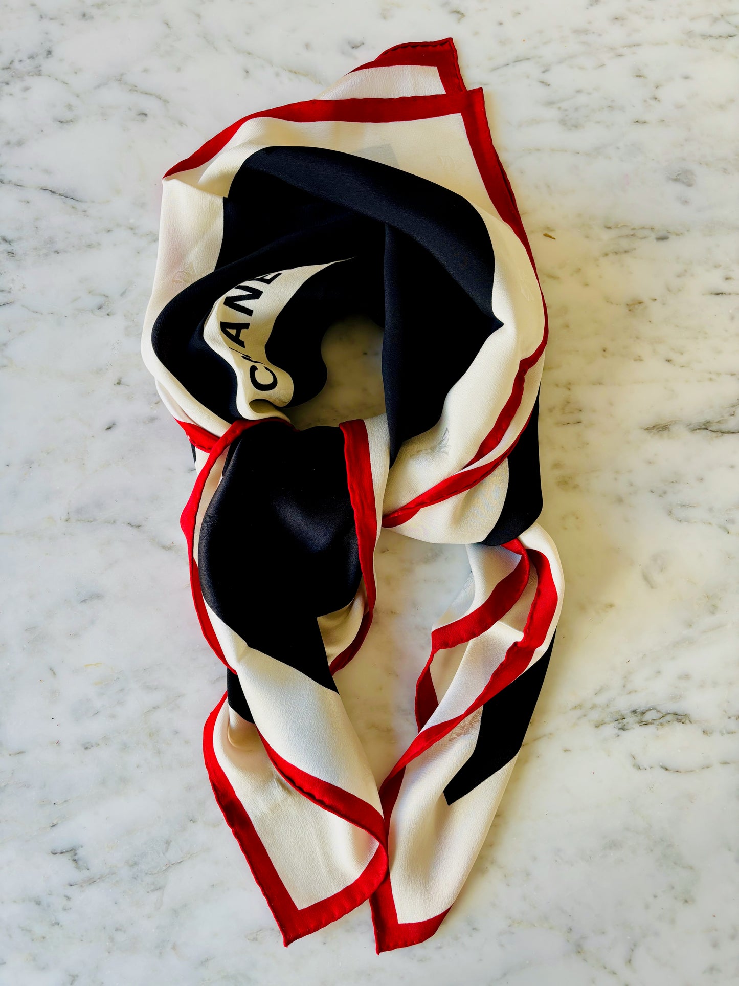 CHANEL Foulard en soie