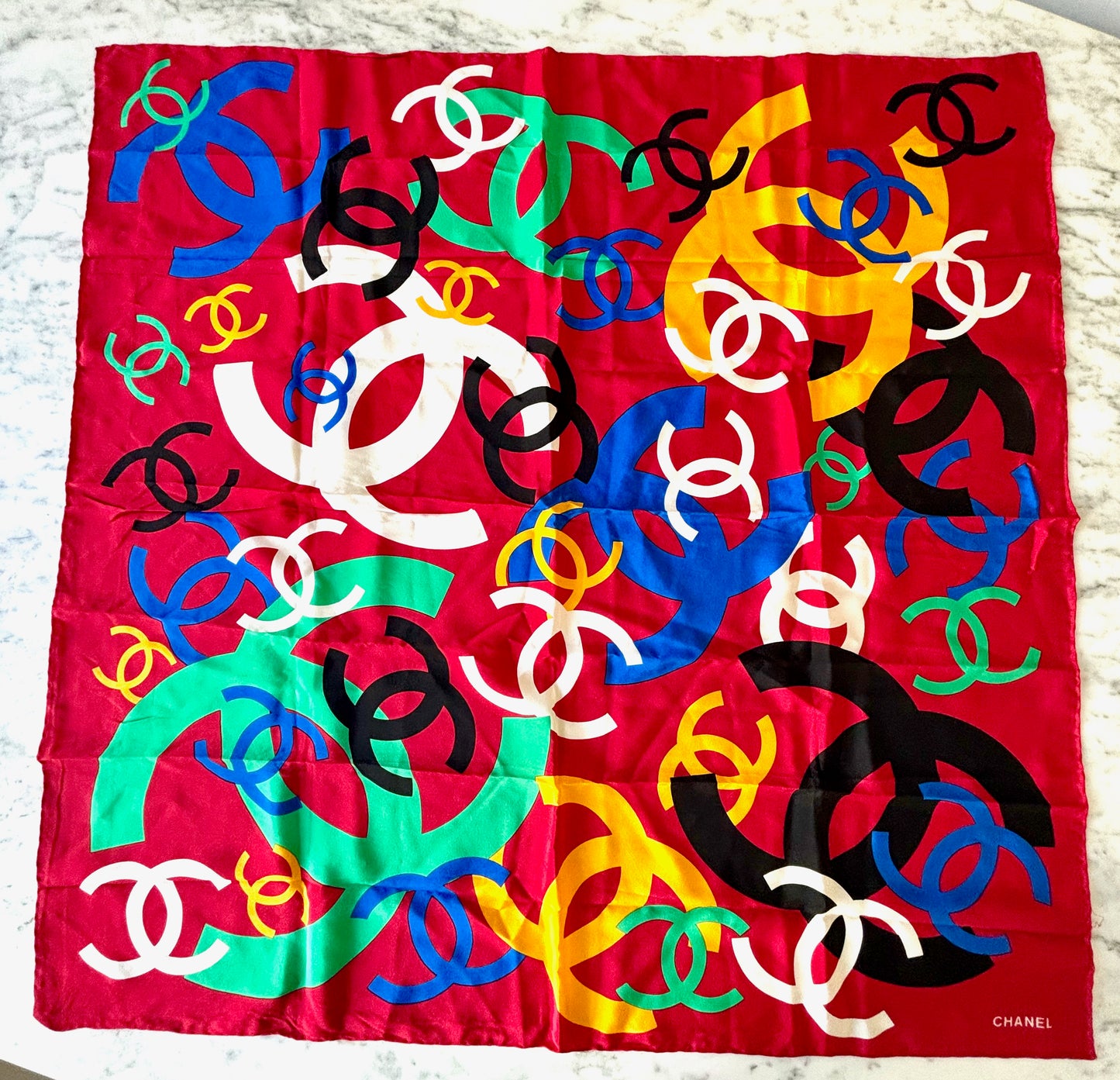CHANEL Foulard circa 90