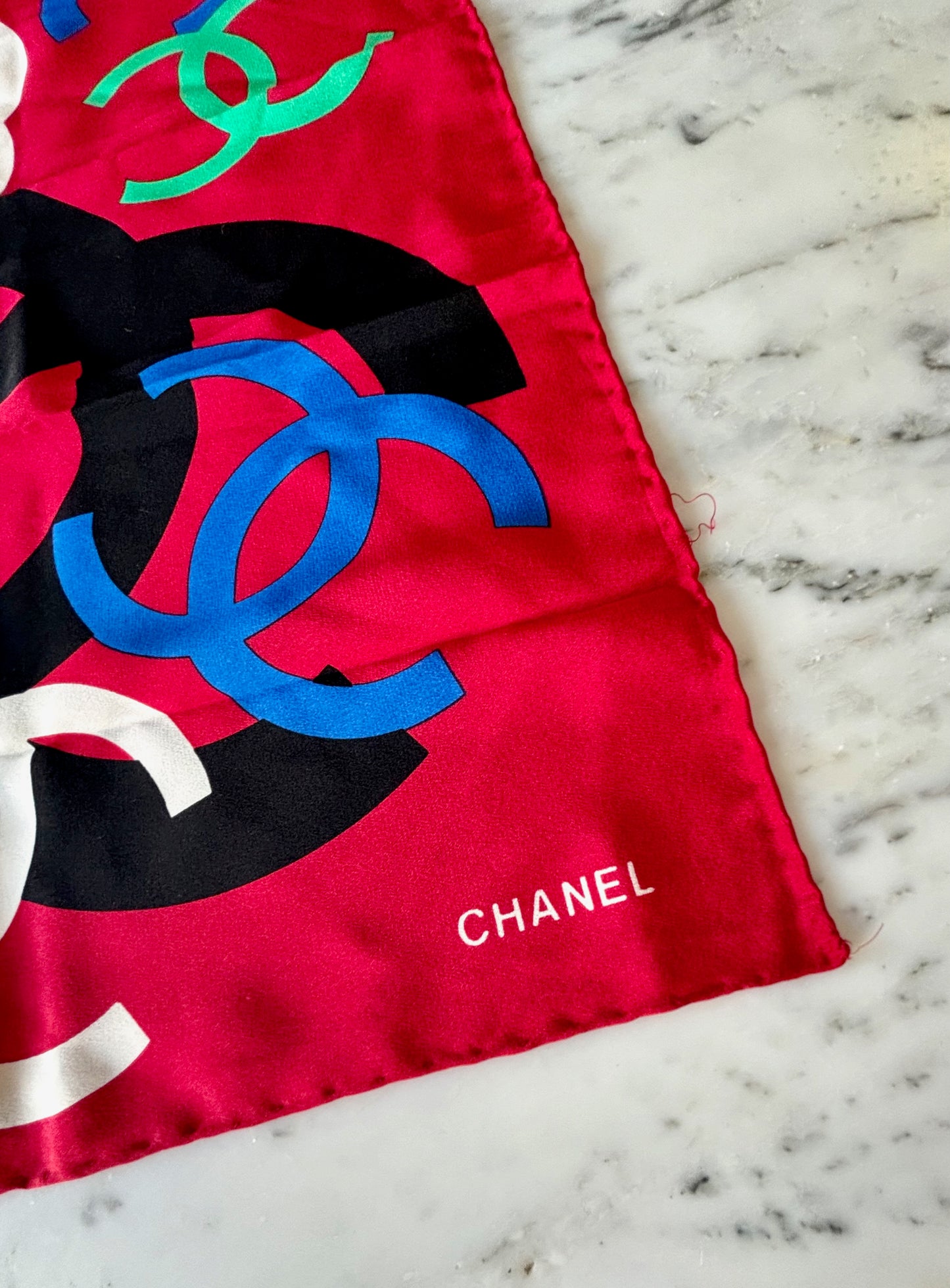 CHANEL Foulard circa 90