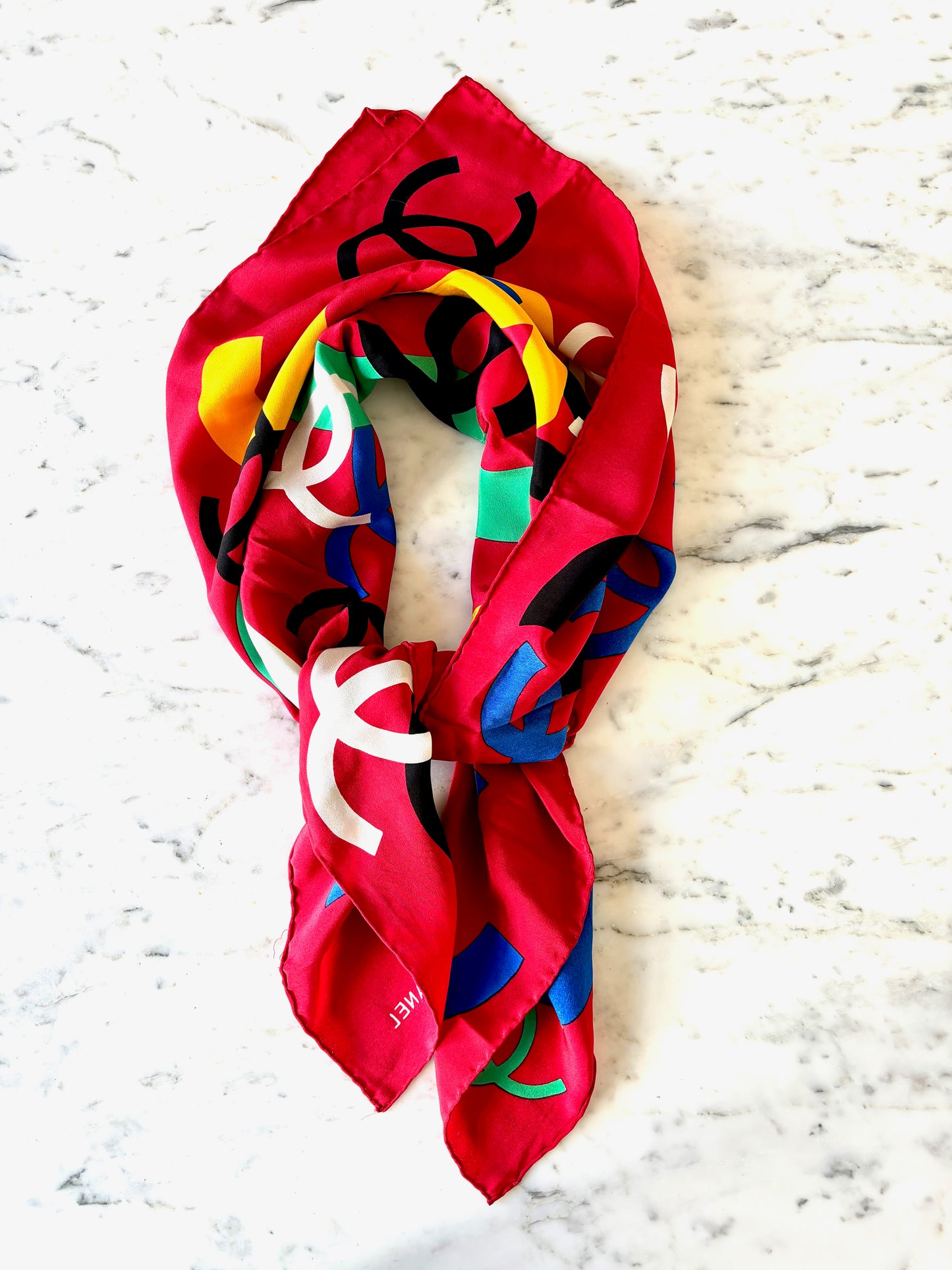 CHANEL Foulard circa 90