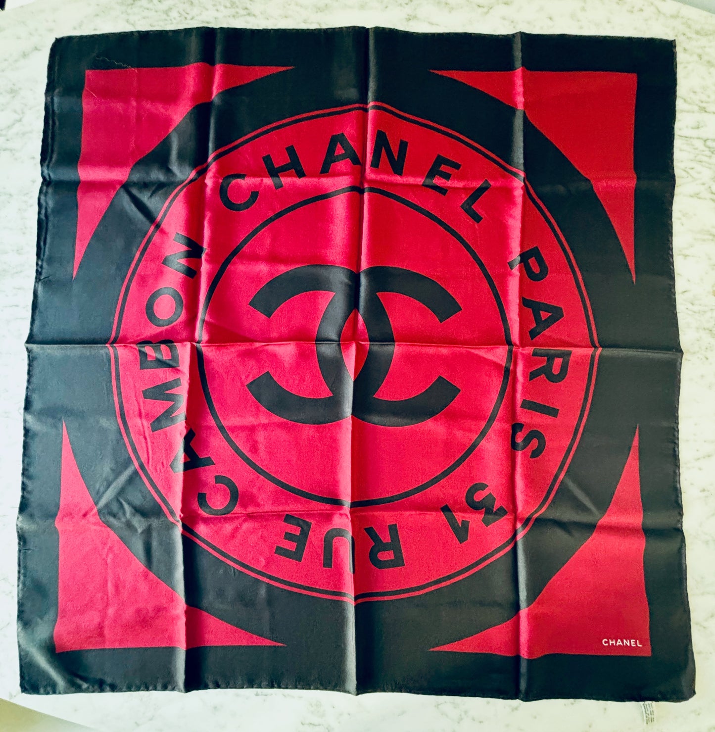CHANEL Foulard en soie
