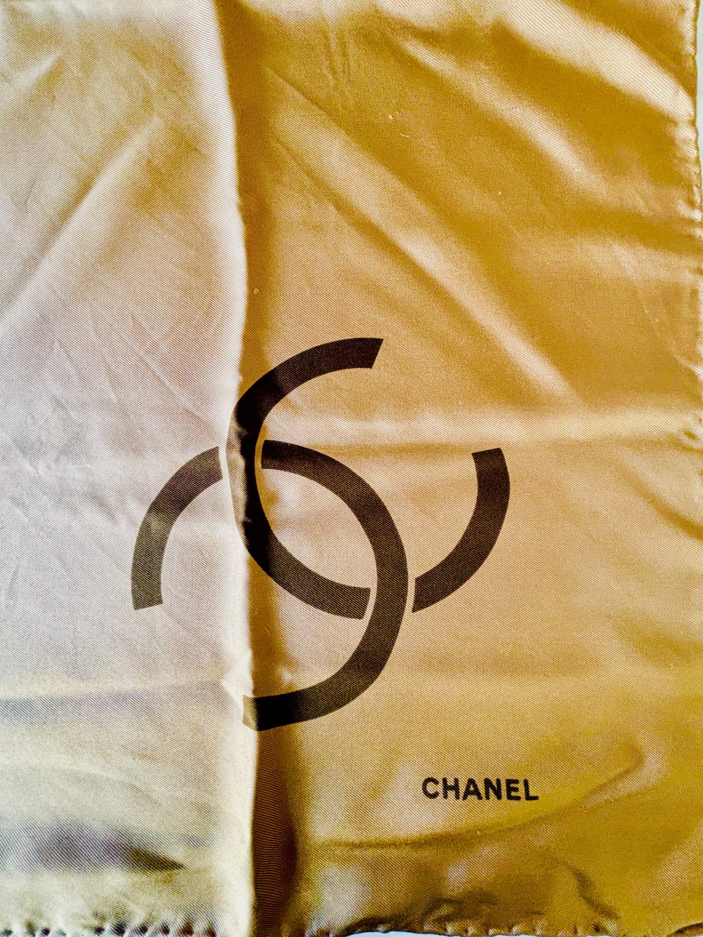 CHANEL Foulard en soie