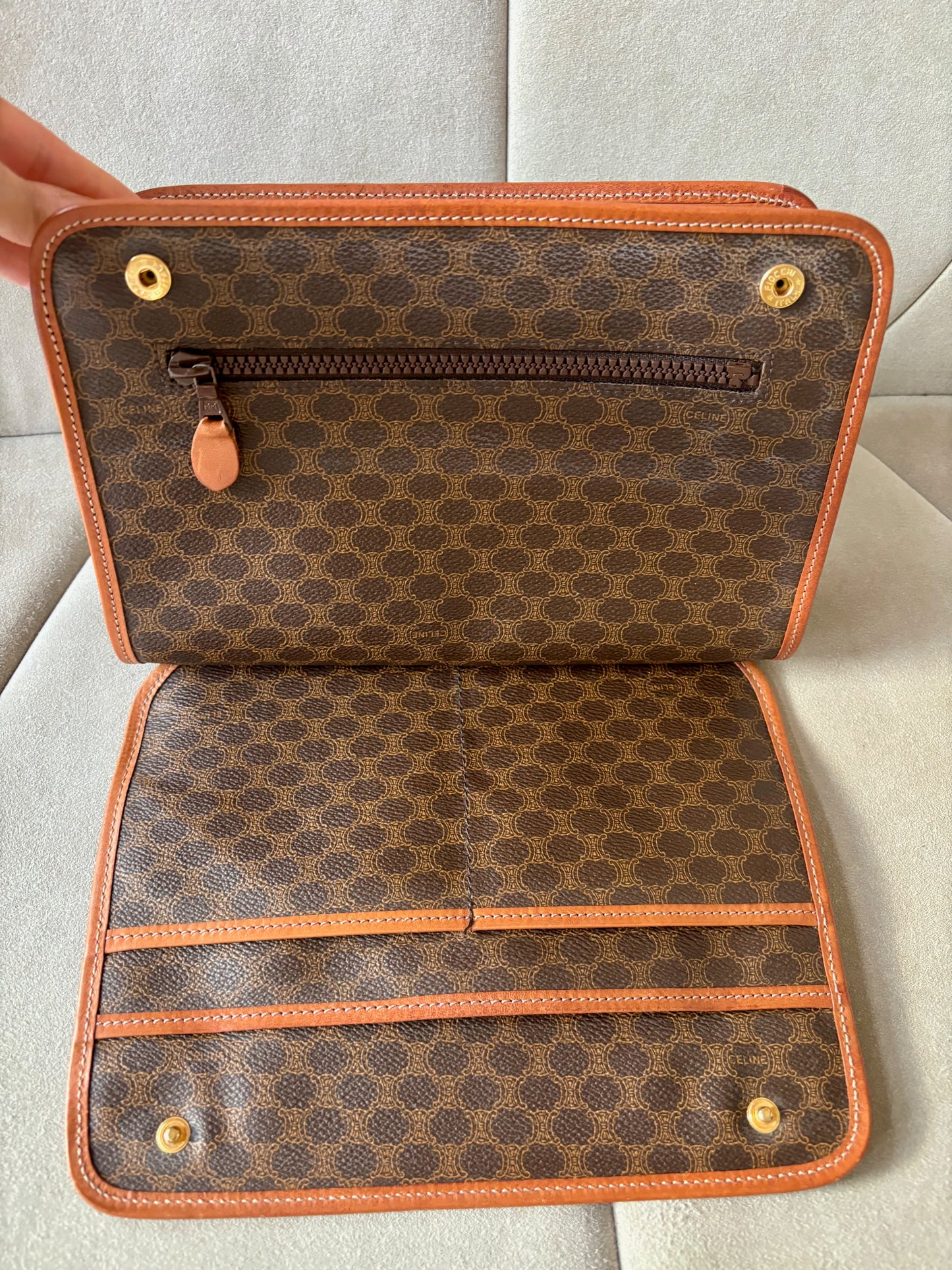 CÉLINE Pochette Triomphe