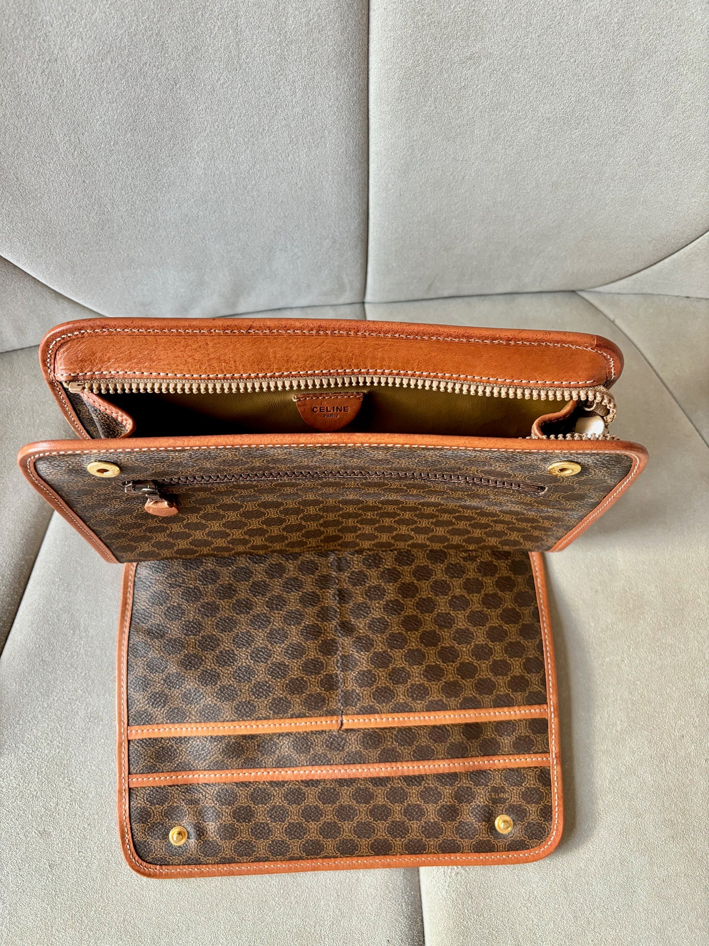 CÉLINE Pochette Triomphe