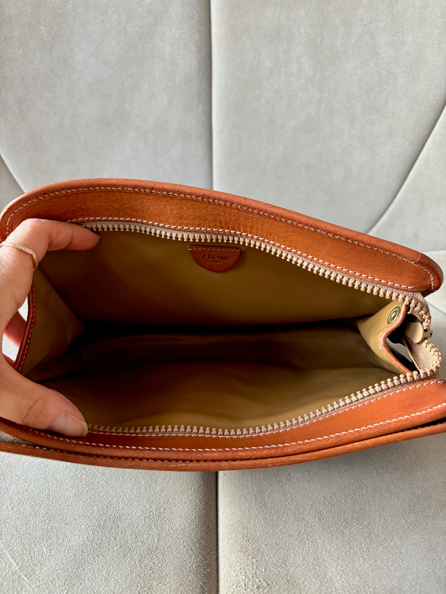 CÉLINE Pochette Triomphe