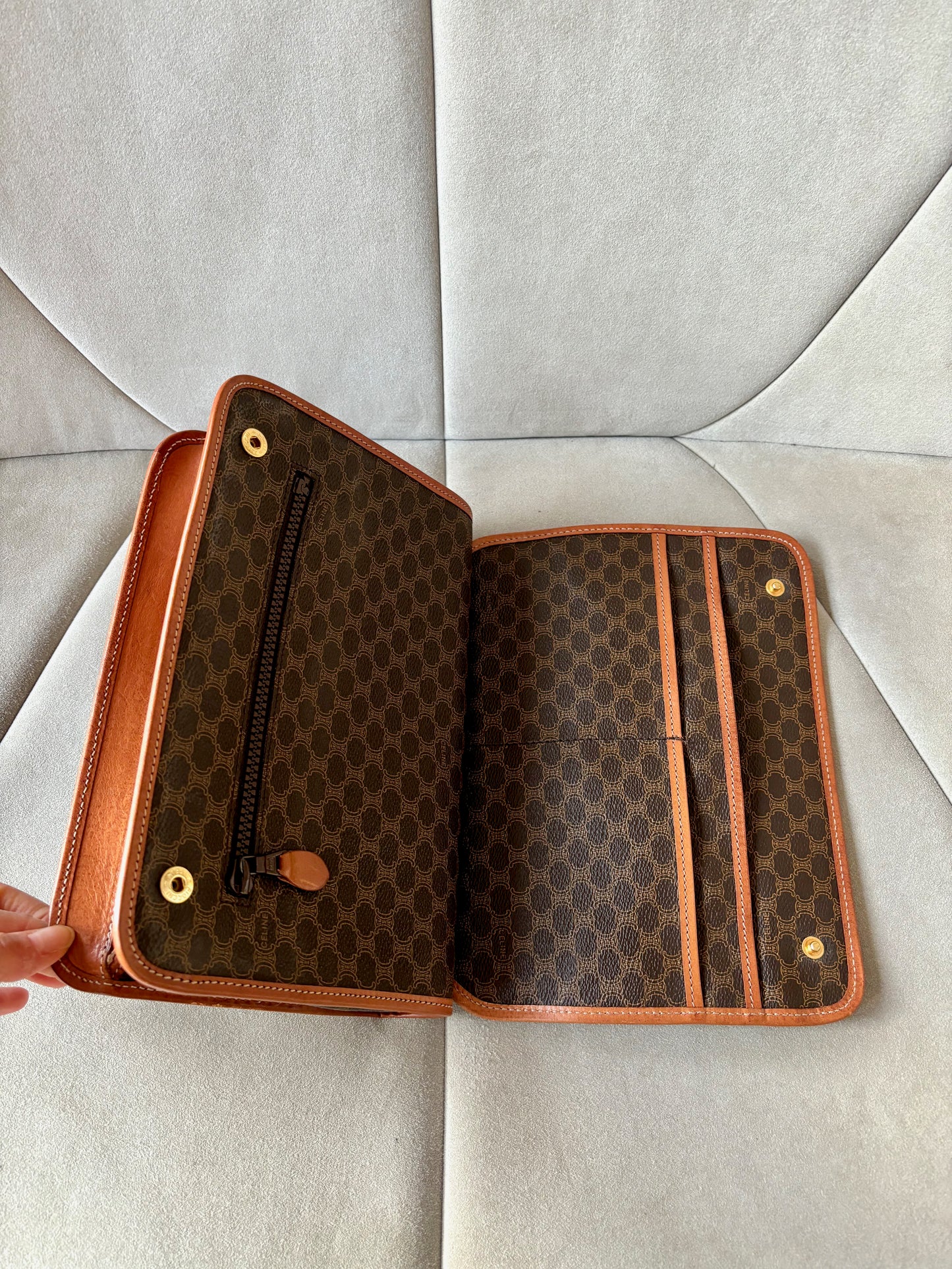 CÉLINE Pochette Triomphe