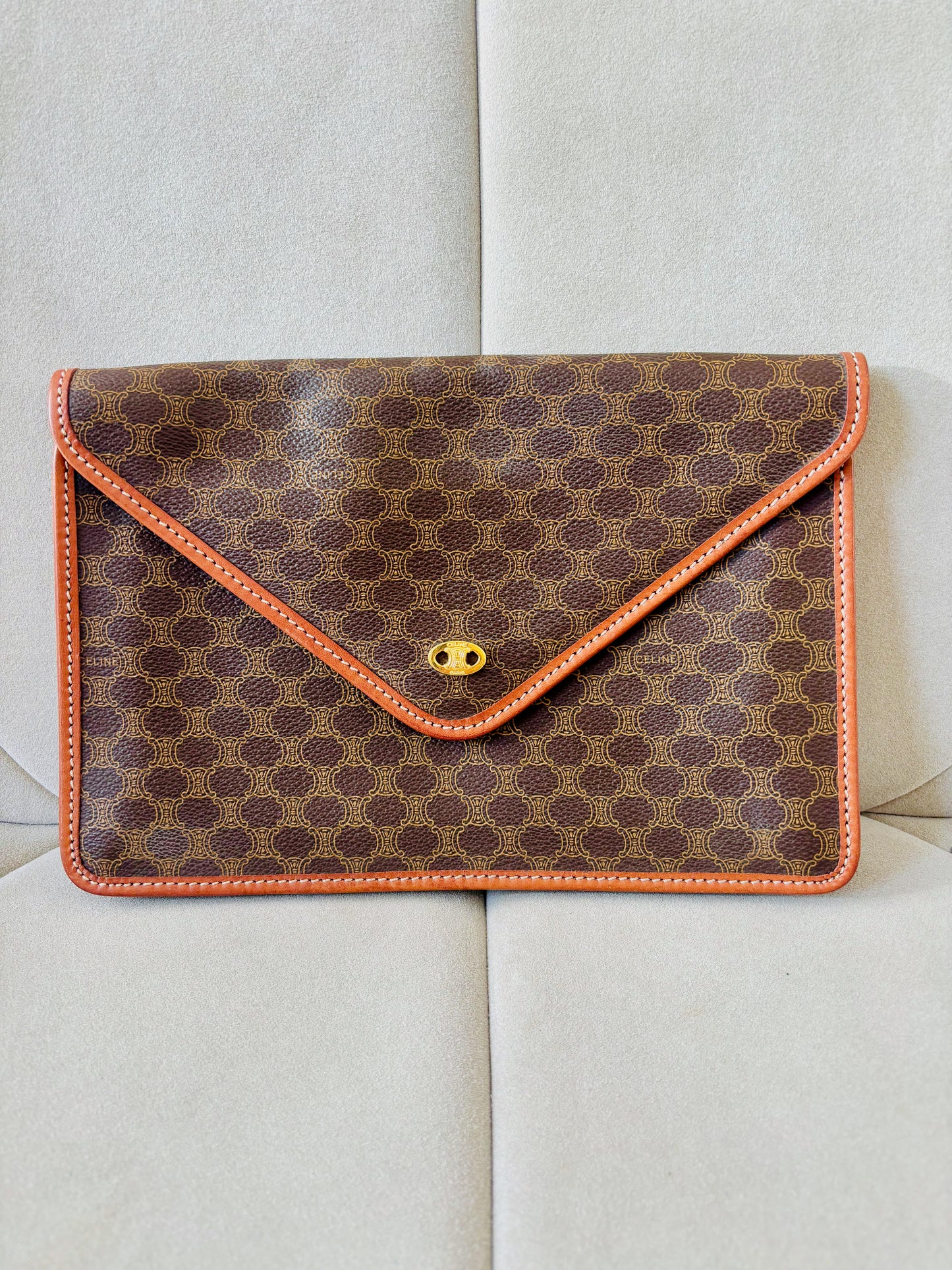 CÉLINE Pochette Triomphe