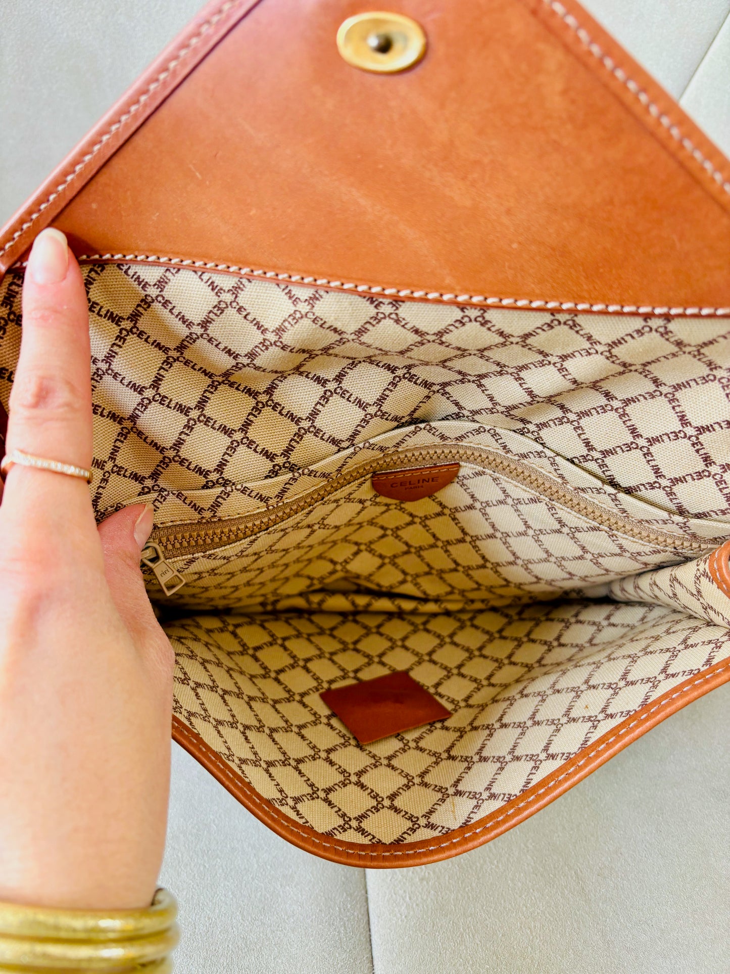 CÉLINE Pochette Triomphe