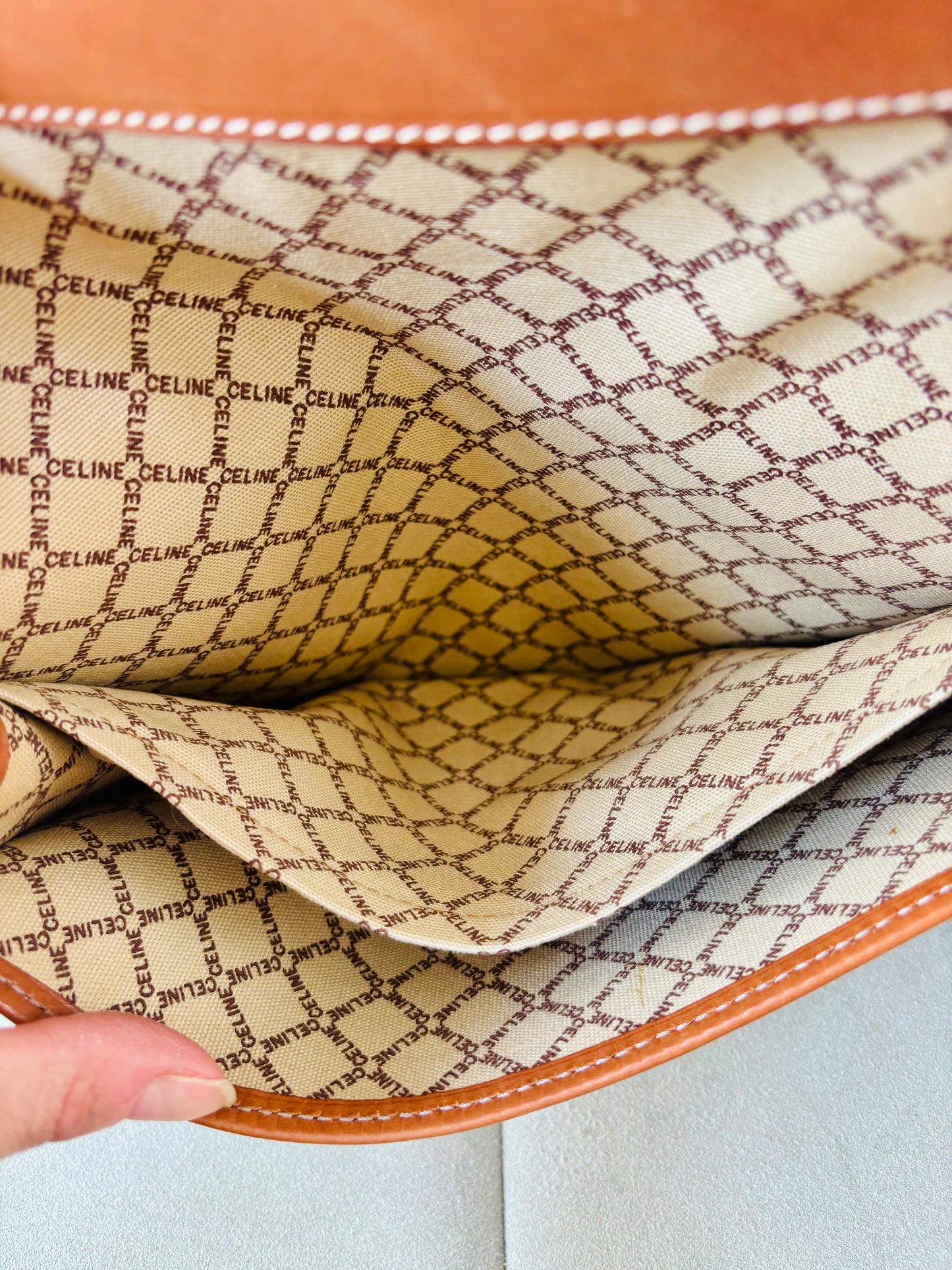 CÉLINE Pochette Triomphe