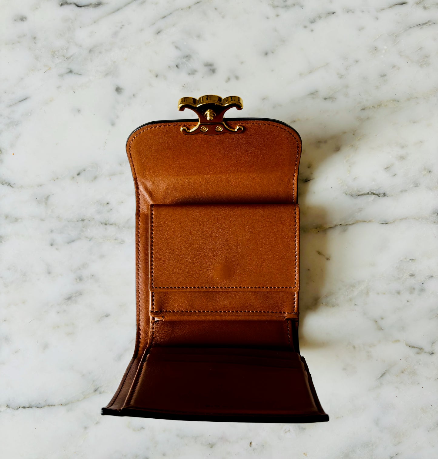 CÉLINE Portefeuille Triomphe