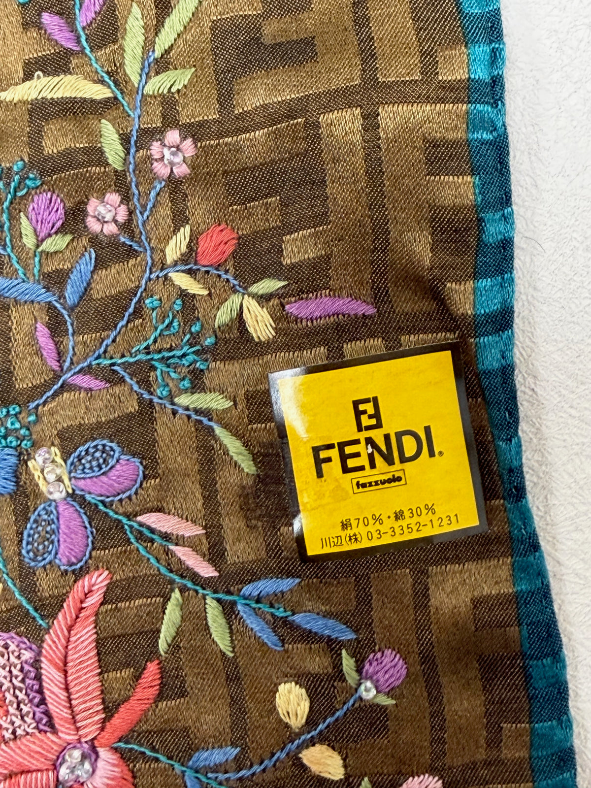 FENDI Foulard Zucca brodé Ricami
