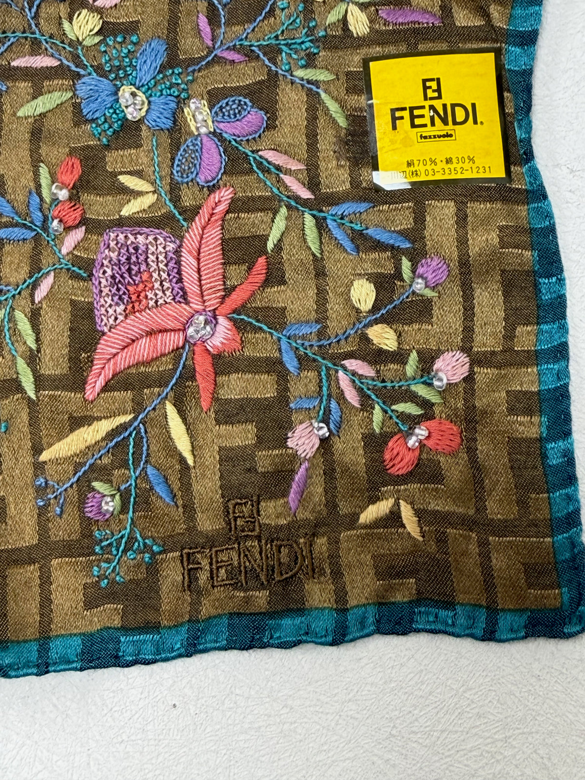 FENDI Foulard Zucca brodé Ricami