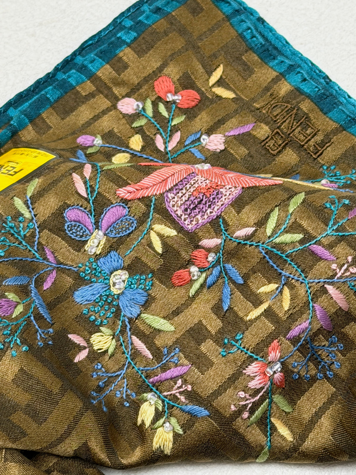FENDI Foulard Zucca brodé Ricami