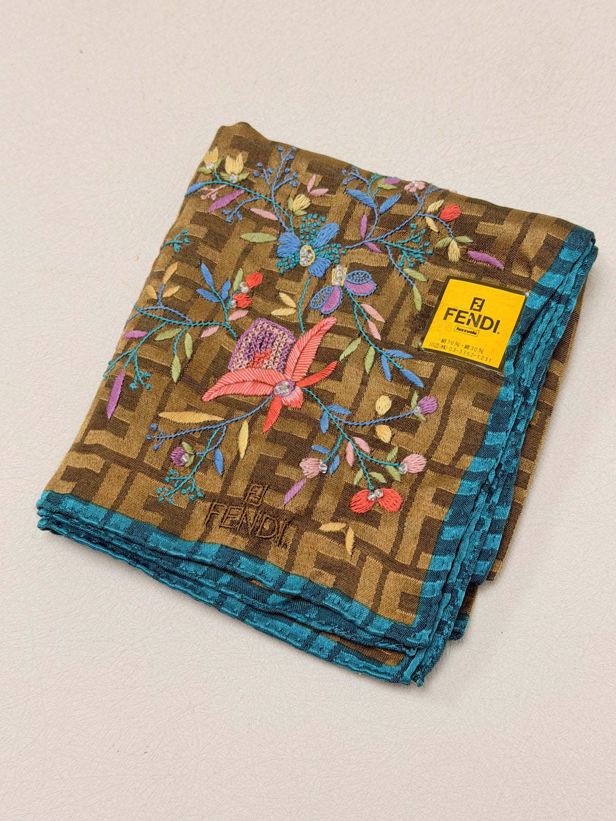 FENDI Foulard Zucca brodé Ricami